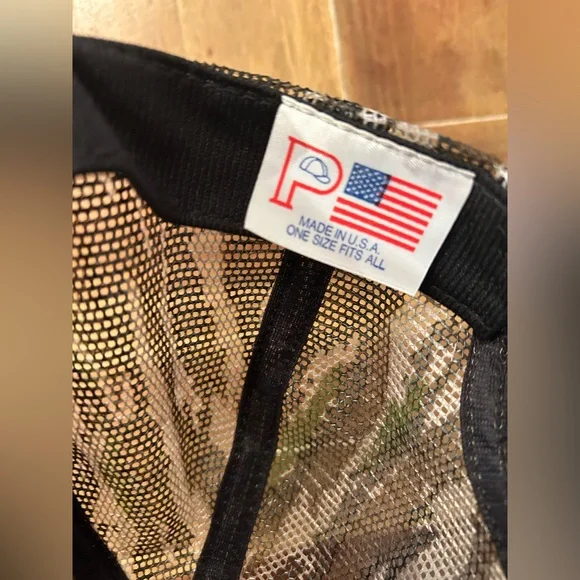 Vintage snap back RED MAN camo hat. OS. - Picture 3 of 4